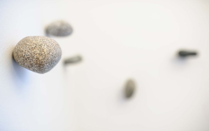 appendi_abiti_sassi_minottiitalia_meteore_design_mantova_verona_arredi