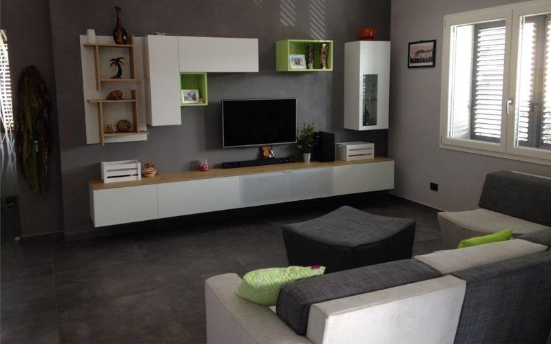 zona_giorno_moderna_grigio_legno